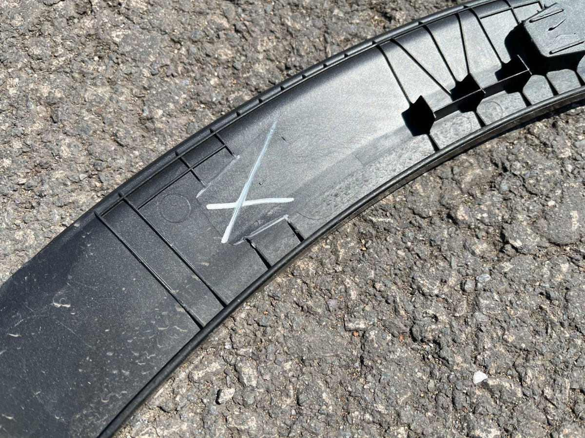 KIA SPORTAGE 5 V MUDGUARD STRIP RIGHT SIDE 87714-R2300