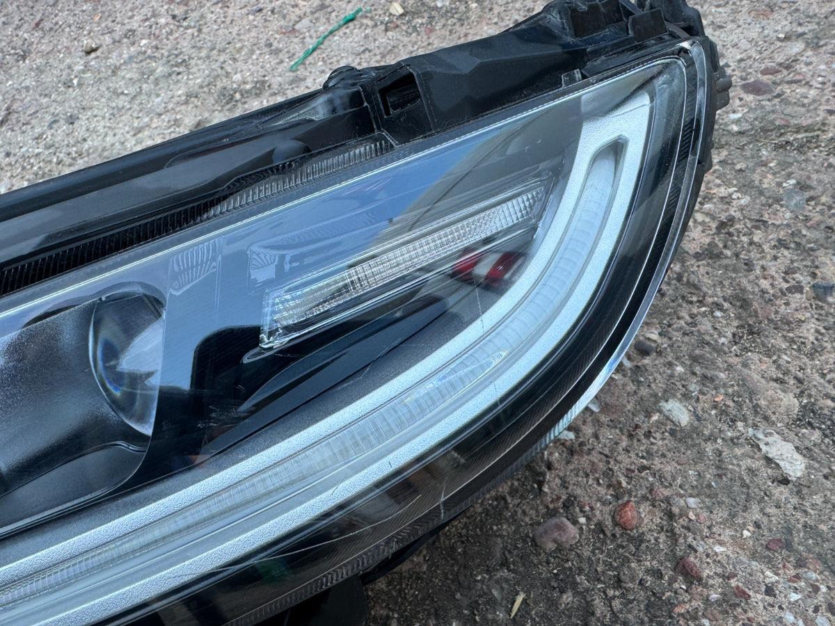 GENUINE KIA E SOUL 3 2019 2020 2021 2022 LED RIGHT HEADLIGHT P/N 92102-J2