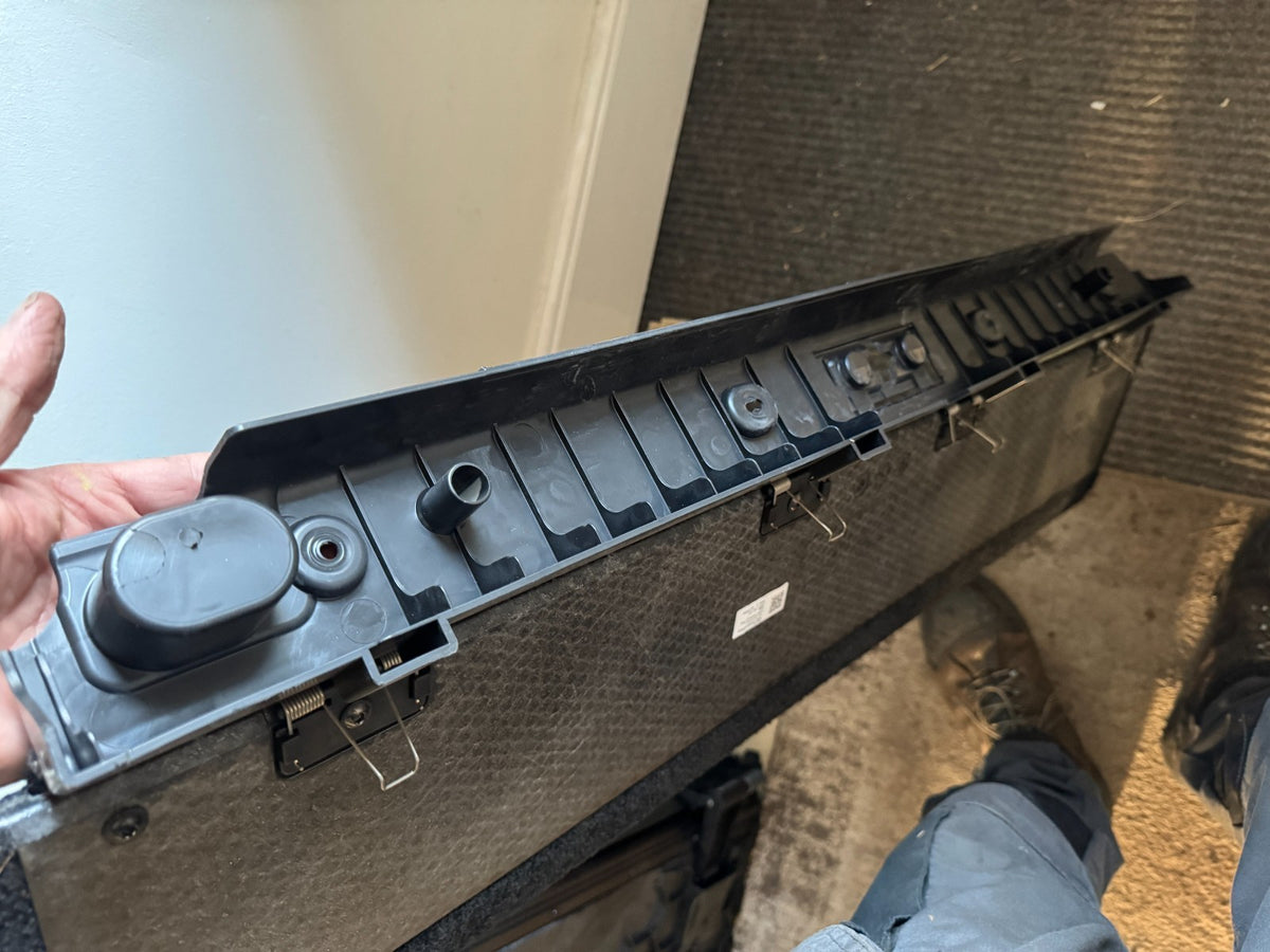 2025 LR Range Rover VELAR L460 LR176658 M8E2425A92 Boot Carpet TRANS TRIM