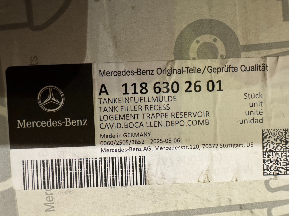 MERCEDES-BENZ CLA C118 Panou Lateral LH Gură Umplere Rezervor A1186302601