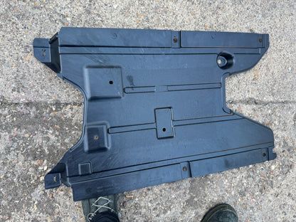 BRAND NEW Range Rover Velar L560 F Pace Centre Under Tray M8A211778AB T4A44707