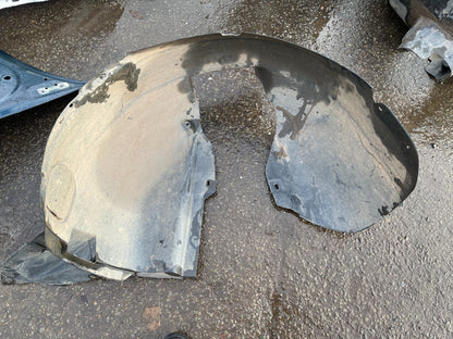 2K5805911K Genuine VOLKSWAGEN Caddy Van / Kombi Wheel Arch Liner Left Front DENT