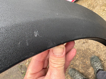 Volvo V60 2022 Right fender trim molding 31463766