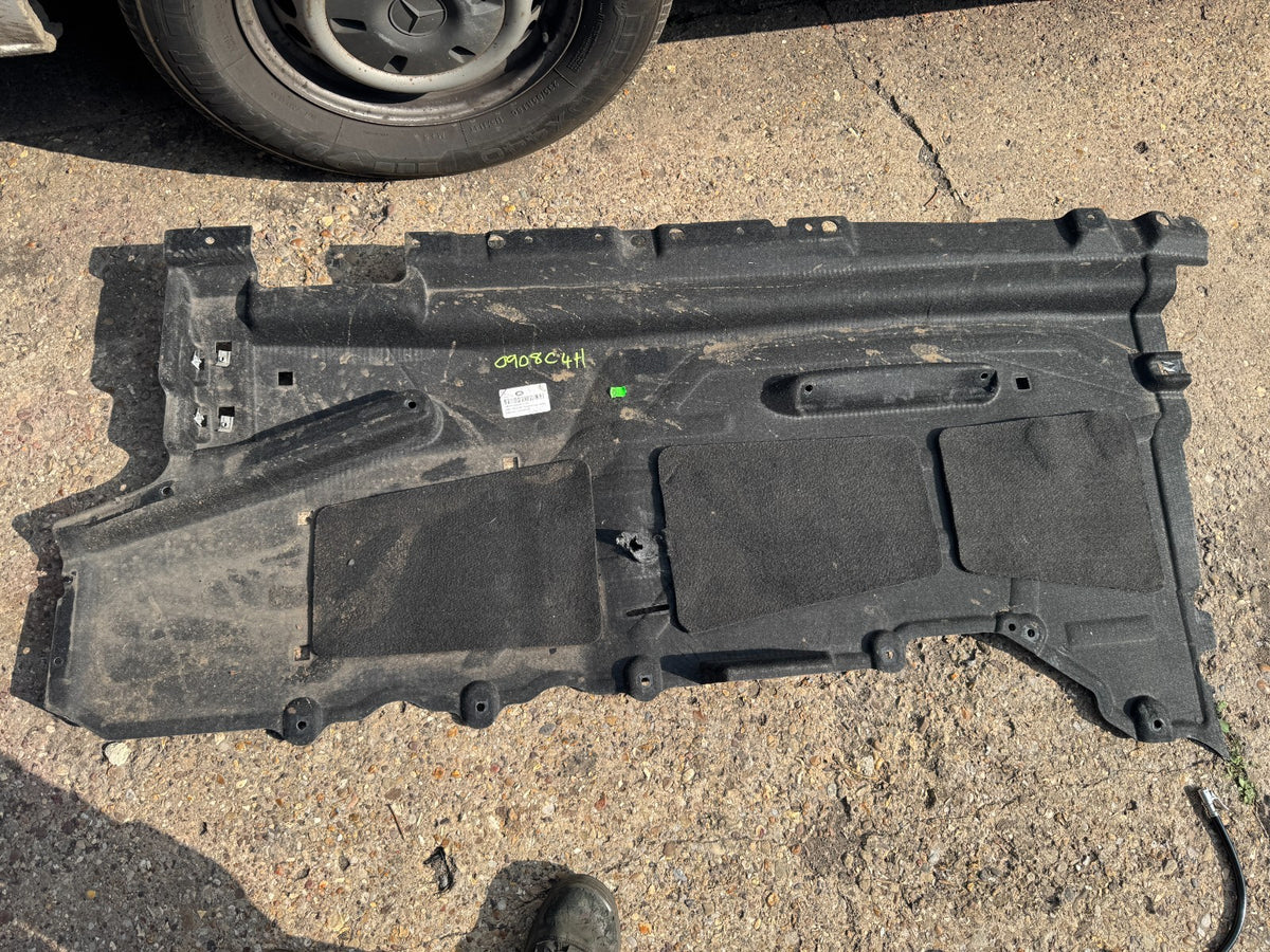 LAND ROVER DEFENDER 110 L633 2024 MID LEFT SIDE UNDERTRAY L8B2104C21AH Damaged