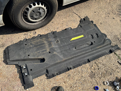 LAND ROVER DEFENDER 110 L633 2024 MID LEFT SIDE UNDERTRAY L8B2104C21AH Damaged