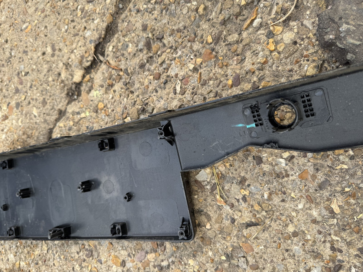 Genuine Omoda 9 Front Bumper Upper Trim Scratched Broken Clips 602002630AA