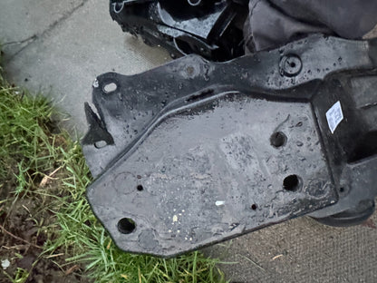 GENUINE KIA XCEED 2019-2023 BESI PENGUAT BUMPER BELAKANG, P/N 86631-J7CA0