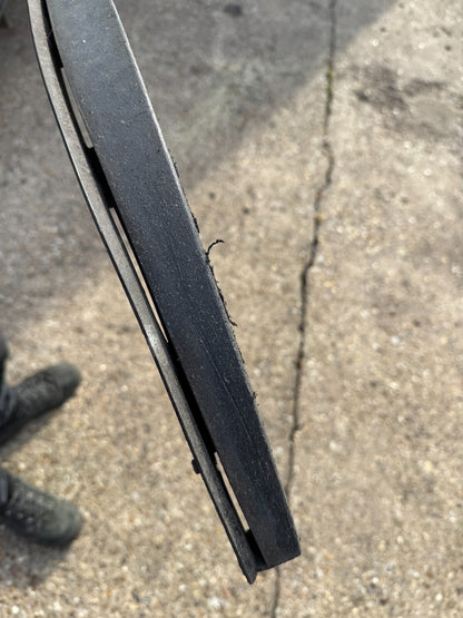 2015-2017 Kia Rio - 865911w700 lower bumper lip deflector damaged