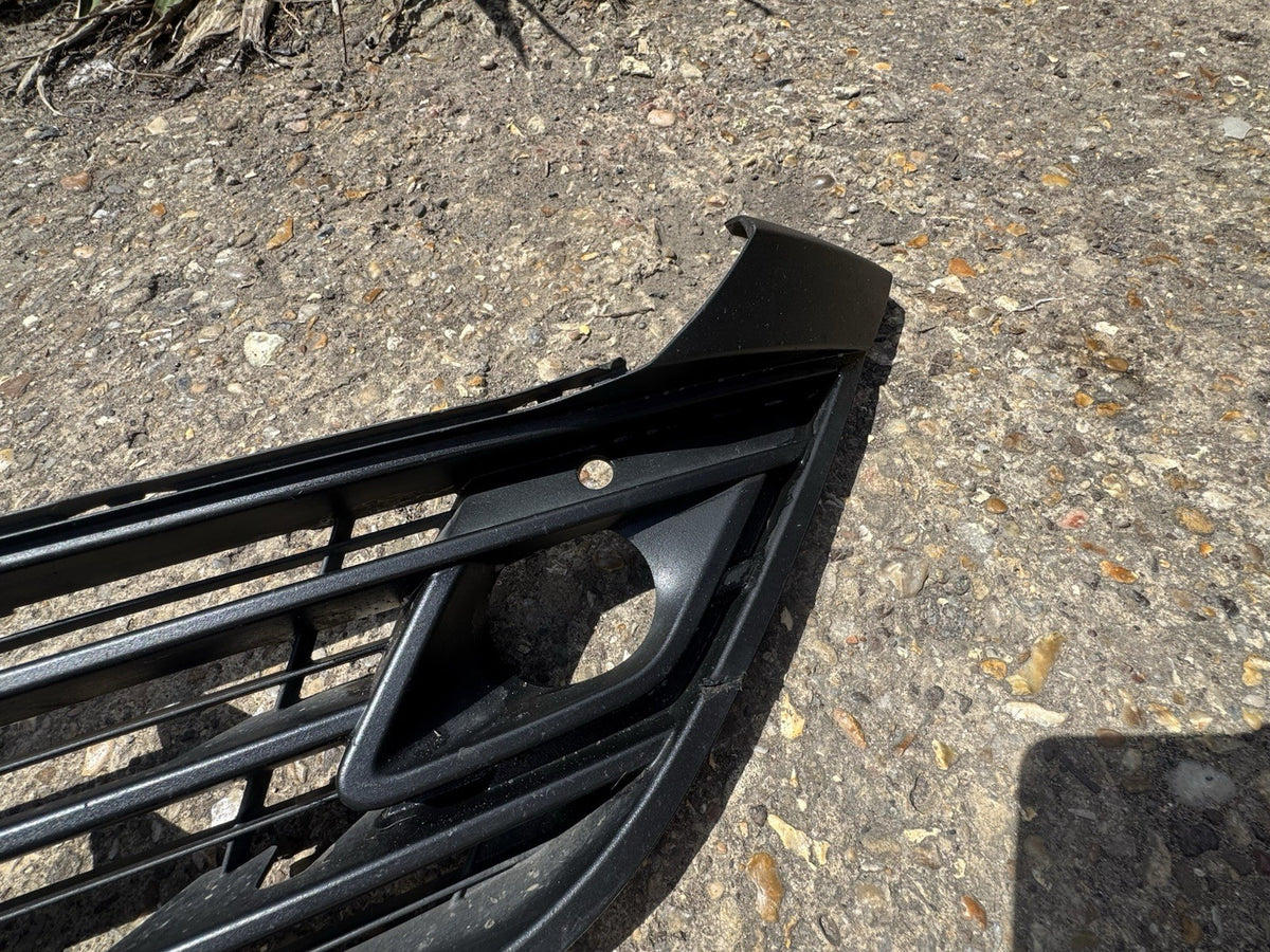 GENUINEVauxhall Astra 2022 2023 2024 Front Bumper Grille Black With Sensor Holes
