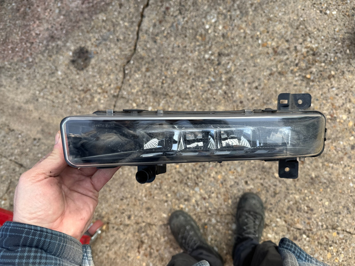 2021 BMW 5/7 SERIES FOG LAMP FRONT LEFT 9477171 G30 9477171-01