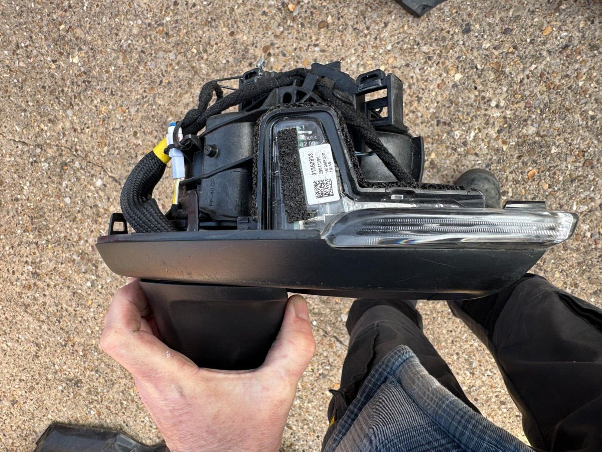 Genuine VOLVO XC90 Mk2 Left Side Wing Mirror FOR SPARES OR REPAIRS