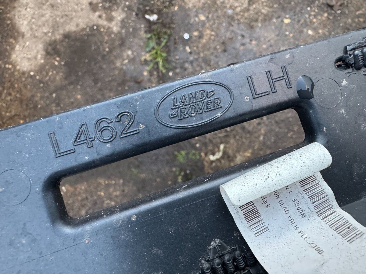 Land Rover Discovery L462 Front Left Door Moulding subframe only without cover