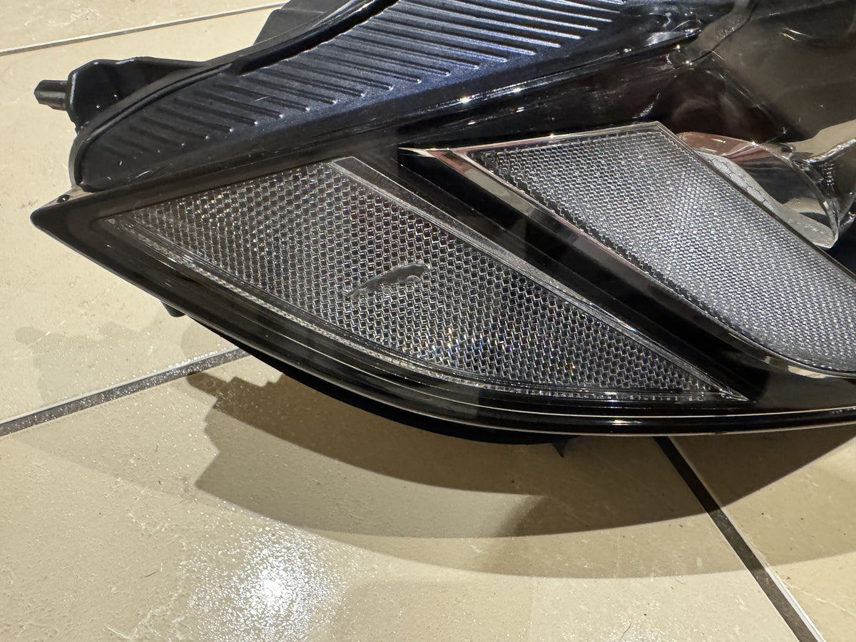 Jaguar F-Pace XF X260 X761 RIGHT LED Headlight 2021-on MK83-13W029-DC Broken Lug