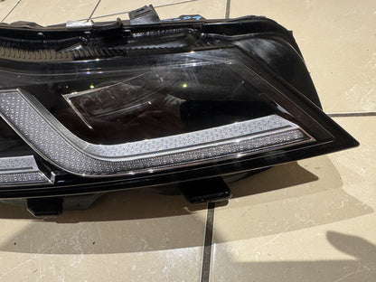 Jaguar F-Pace XF X260 X761 RIGHT LED Headlight 2021-on MK83-13W029-DC Broken Lug