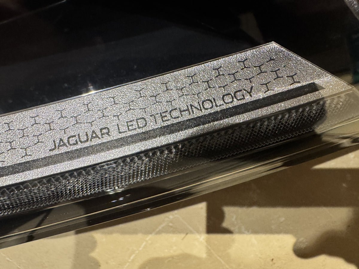 Jaguar F-Pace XF X260 X761 RIGHT LED Headlight 2021-on MK83-13W029-DC Broken Lug