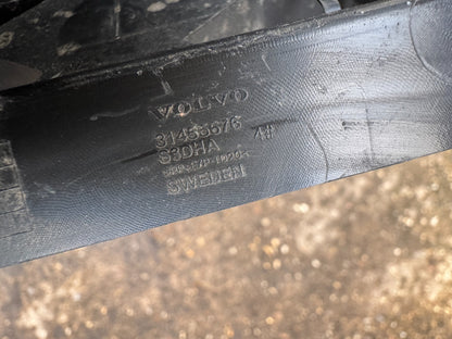 VOLVO V60 MK2 Rear Bumper Middle Bracket 31455676 32395685