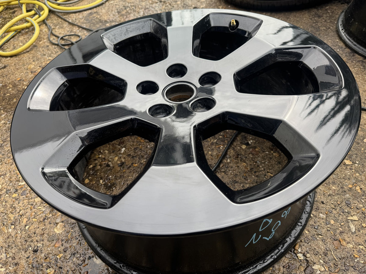 Genuine Land Rover Defender L663 20" 8.5J Gloss Black Alloy Wheel L8B2-1007-FA