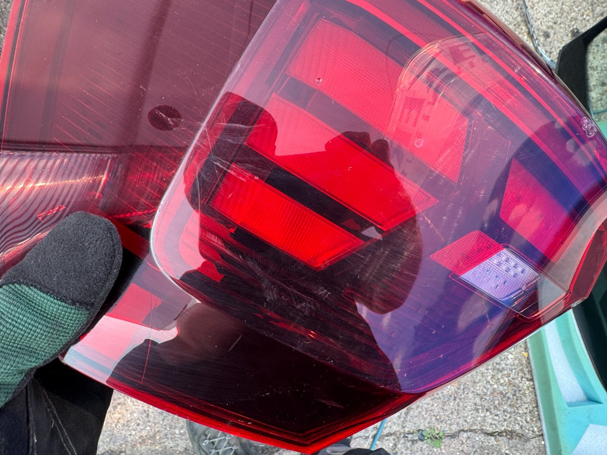 GENUINE VOLKSWAGEN POLO LEFT REAR LED LIGHT 2023 2G0945095F CHIPPED LENS
