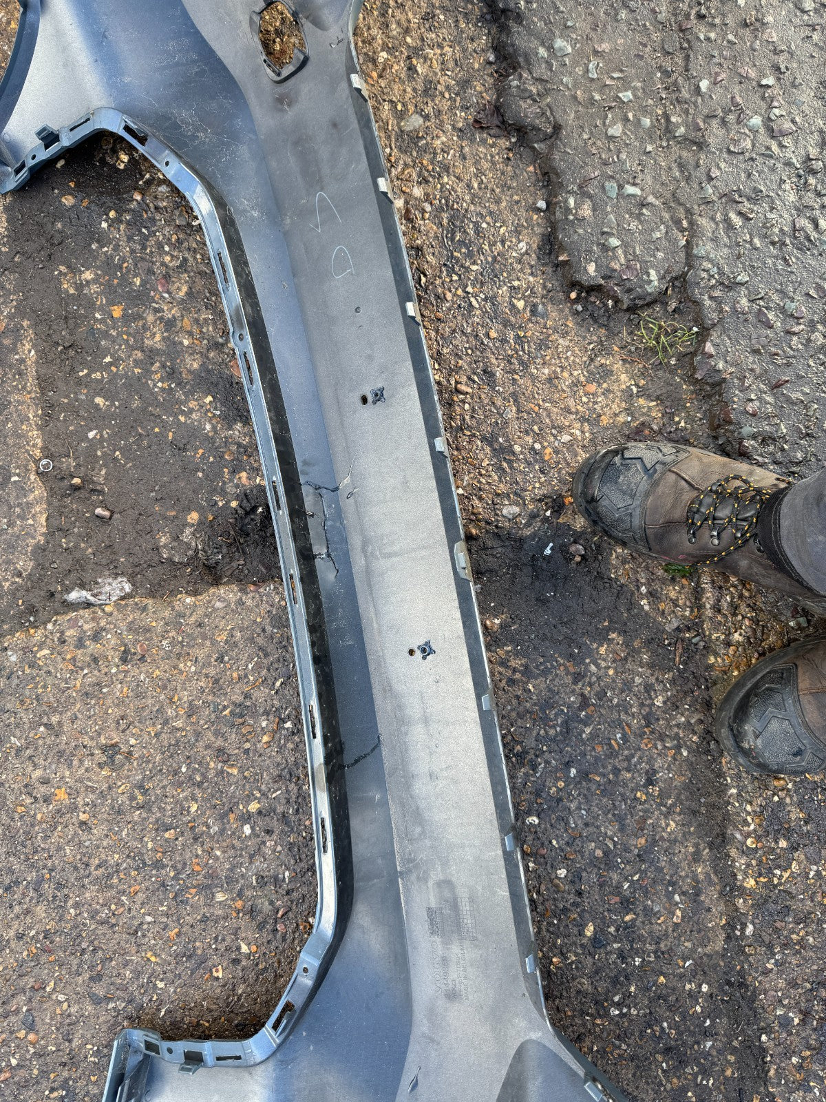 VOLVO XC40 BUMPER DEPAN SUV 5 Pintu 2018 ke atas ORIGINAL pn 31449359
