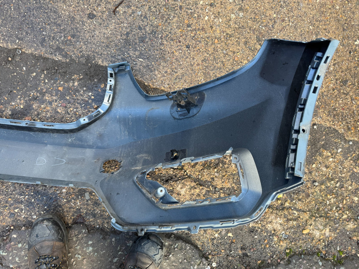 VOLVO XC40 BUMPER DEPAN SUV 5 Pintu 2018 ke atas ORIGINAL pn 31449359