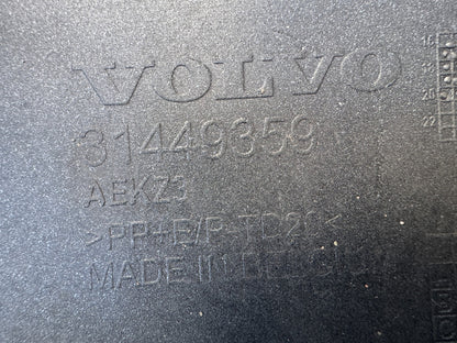 VOLVO XC40 BUMPER DEPAN SUV 5 Pintu 2018 ke atas ORIGINAL pn 31449359