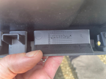 FORD FOCUS GLOVE BOX COMPARTMENT MOUNTING PLATE F1EBA06010 14-18