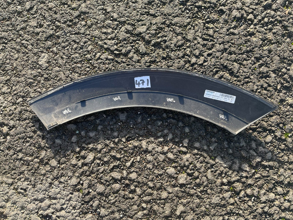 39848551 Volvo wheel arch Right - skin only needs plastic weld to inner subframe