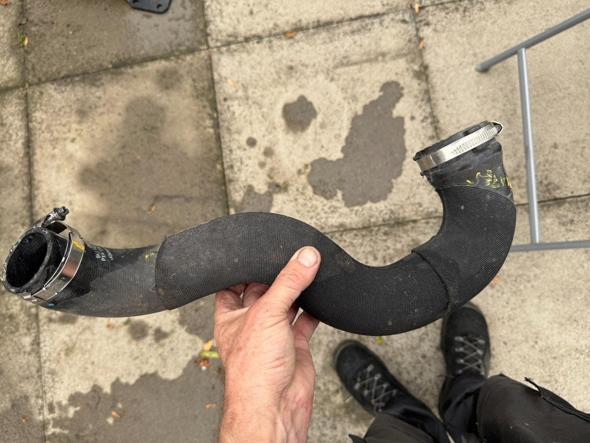 GENUINE AUDI A4 B8 1.8 PETROL INTERCOOLER HOSE PIPE 8K0145738M
