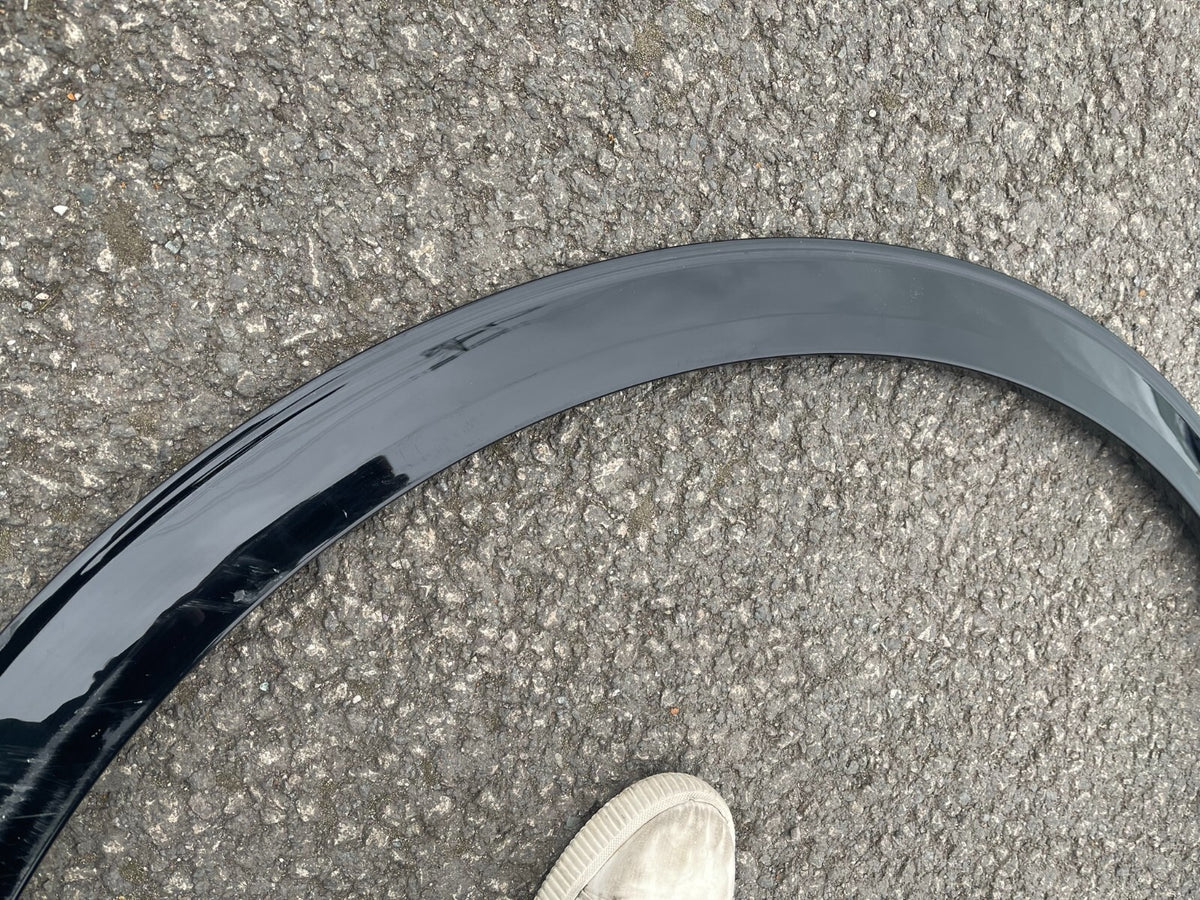 KIA SPORTAGE 5 V MUDGUARD STRIP LEFT 87713-R2300 S26358046896 (READ DESCRIPTION)