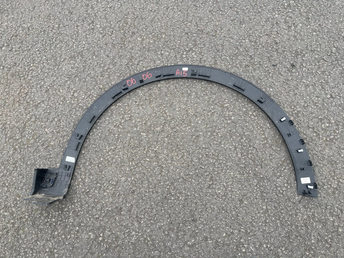 KIA SPORTAGE 5 V MUDGUARD STRIP LEFT 87713-R2300 S26358046896 (READ DESCRIPTION)