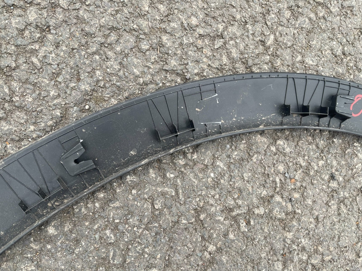 KIA SPORTAGE 5 V MUDGUARD STRIP LEFT 87713-R2300 S26358046896 (READ DESCRIPTION)