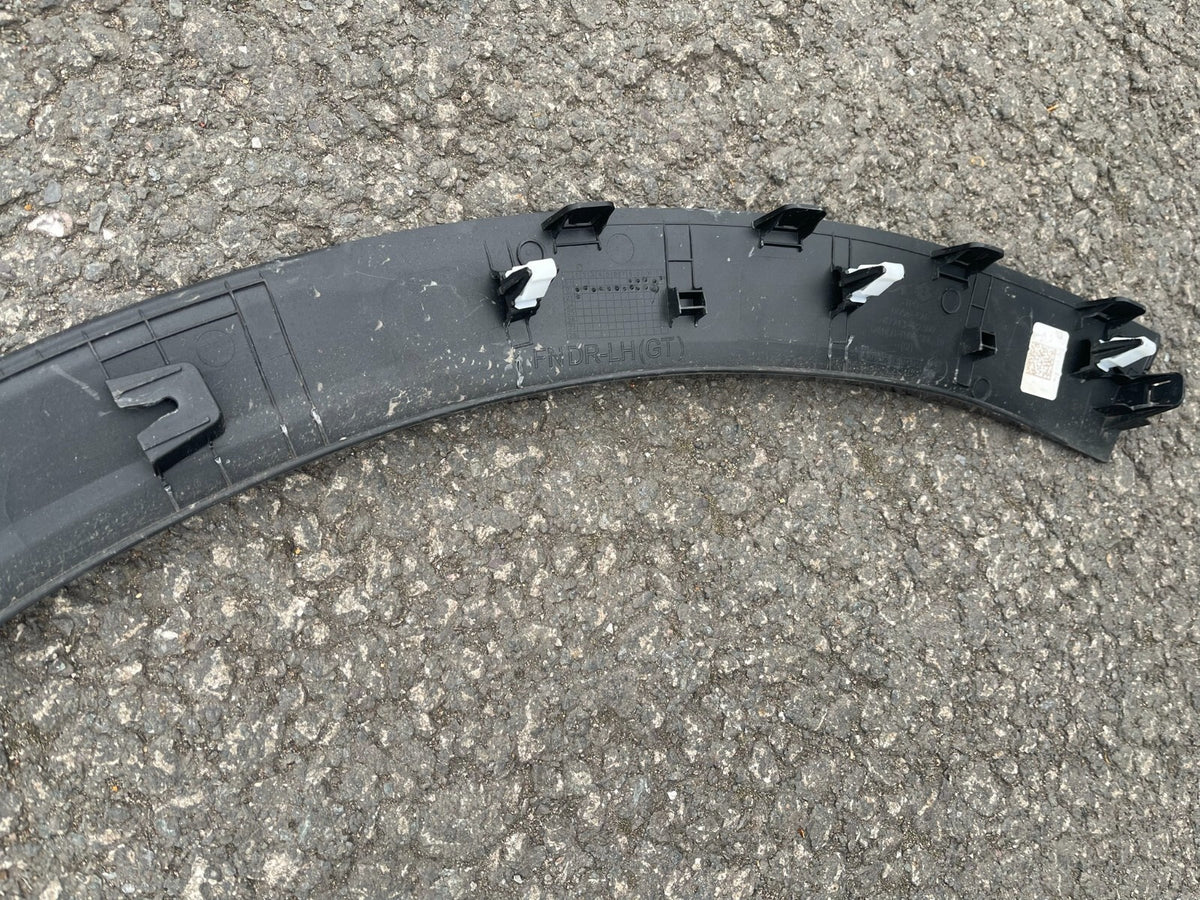 KIA SPORTAGE 5 V MUDGUARD STRIP LEFT 87713-R2300 S26358046896 (READ DESCRIPTION)