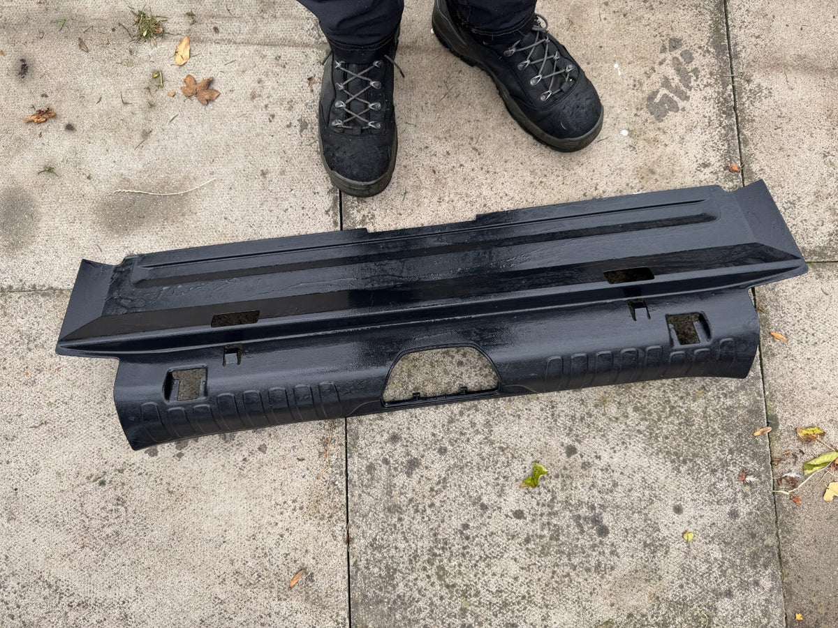 Ford Puma Trunk boot sill cover protection L1TBA40352A LDA14666 1 clip broke