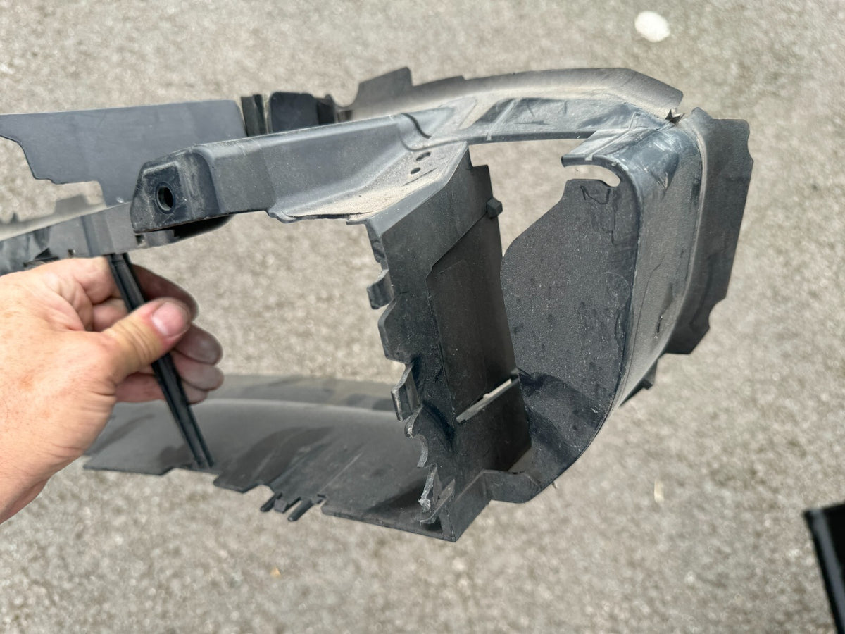 2020 FORD PUMA ST AIR INTAKE BUMPER DEPAN L1TB-8312-A