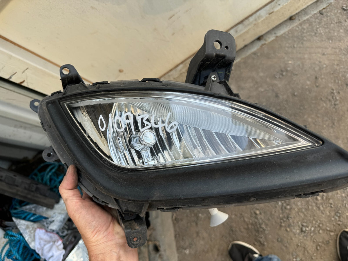 前右霧燈 Hyundai i30 2 2016 無 LED 日行燈