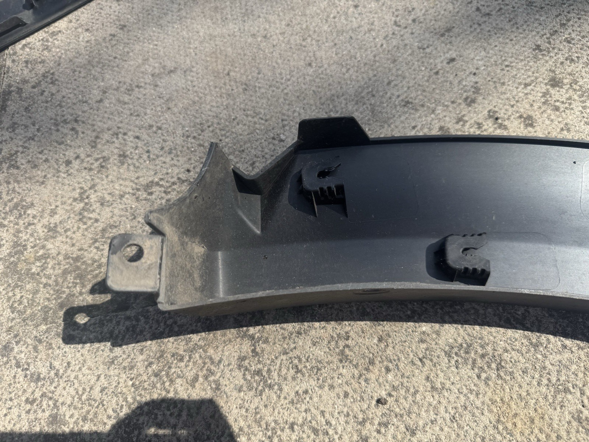 NISSAN JUKE F16 2021-ON GENUINE FRONT LEFT WHEEL ARCH TRIM P/N 63861-6PA0B
