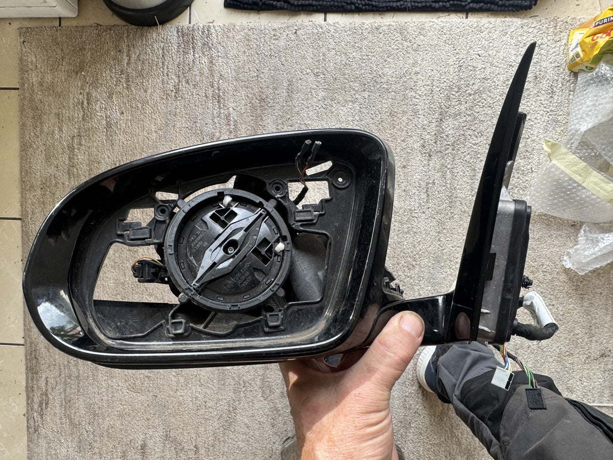 Mercedes E Class W213 Left Wing Mirror A2138102500 Spares Actuator Present