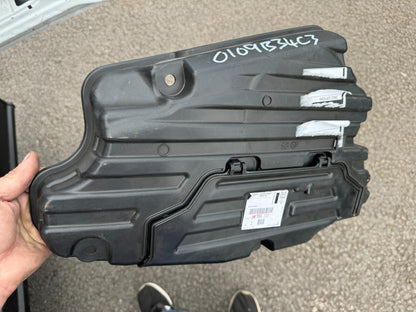 Nắp đậy PSA Peugeot Citroen GM 84496737