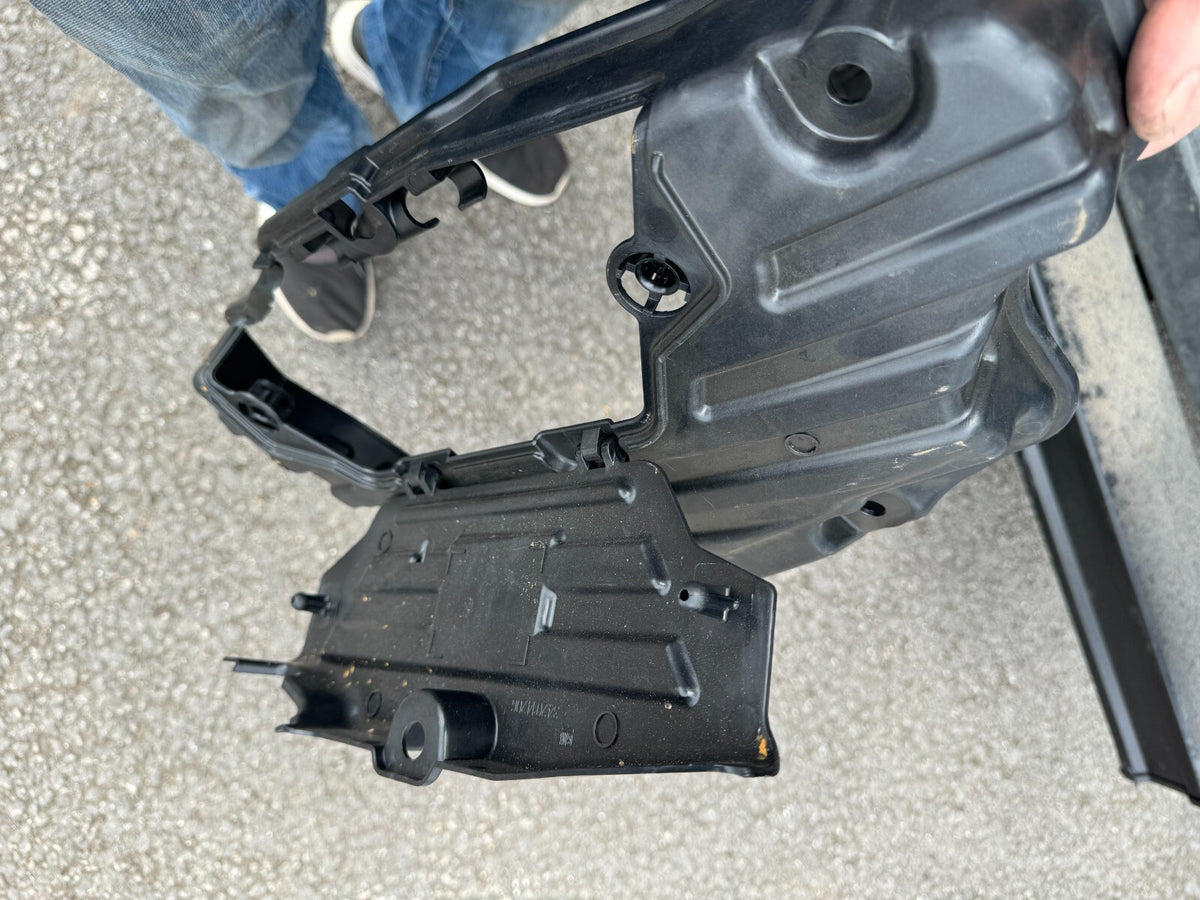 Nắp đậy PSA Peugeot Citroen GM 84496737