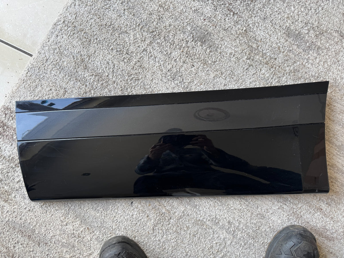 2025 RANGE ROVER VELAR L560 左後門下飾條 2017 適用於 J8A2274A49A