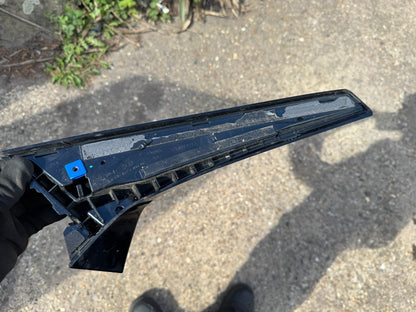 Spoiler Belakang Kiri Volkswagen TIGUAN MK3 571827939A041 ORIGINAL