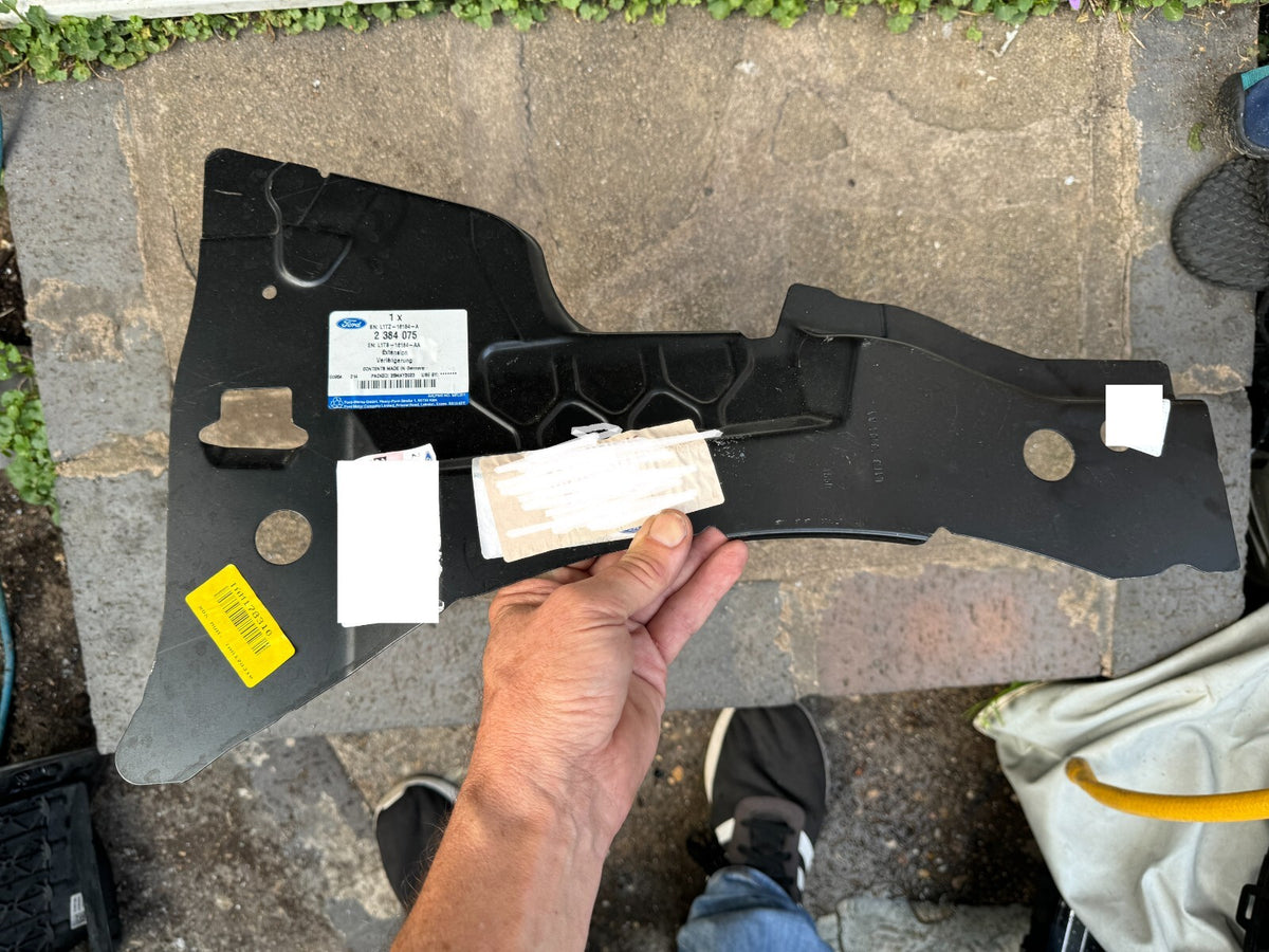 2384075 Ford 延伸件 L1TZ-16184-A