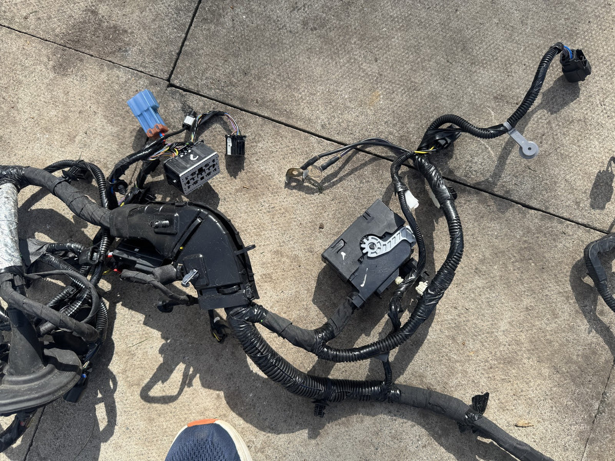 Ford Kuga Mk3 2.5 Hybrid Engine Wiring Harness Loom JX6T-14A390-GC Spares