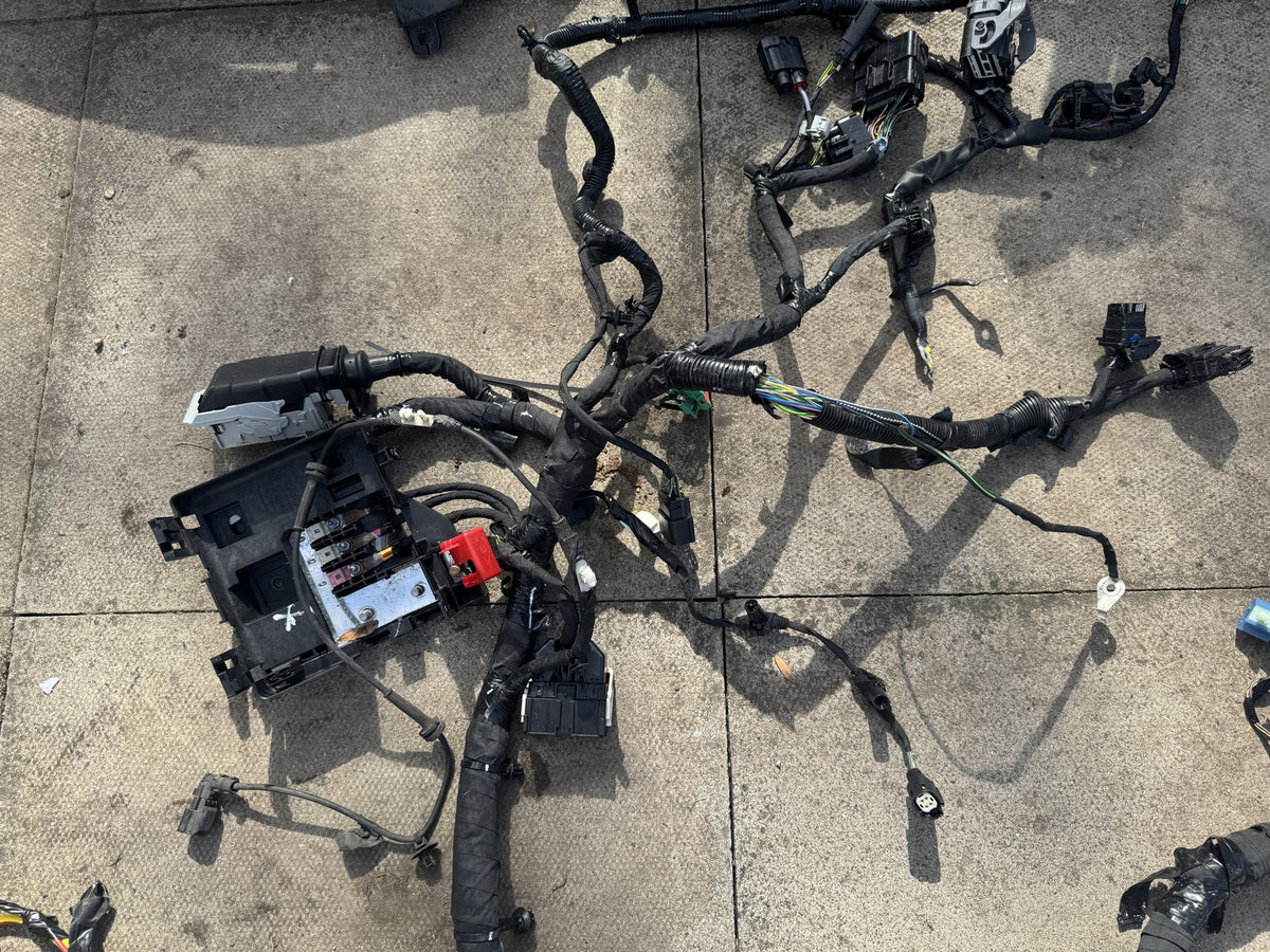 Ford Kuga Mk3 2.5 Hybrid Engine Wiring Harness Loom JX6T-14A390-GC Spares