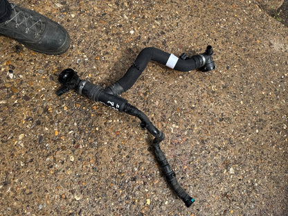 RANGE ROVER VELAR 2021 WATER COOLANT PIPE M8A2-8286-CD Damaged