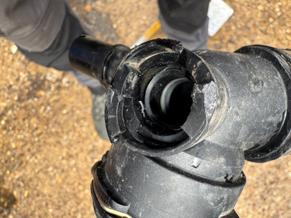 RANGE ROVER VELAR 2021 WATER COOLANT PIPE M8A2-8286-CD Damaged