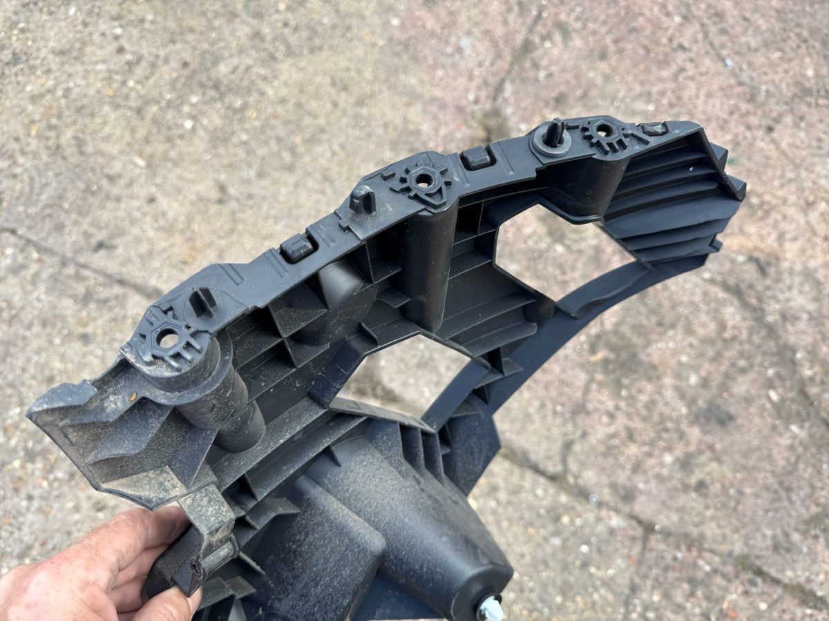 2024 PEUGEOT 308 GT MK3 P5 REAR RIGHT SIDE BUMPER BRACKET 9835421980