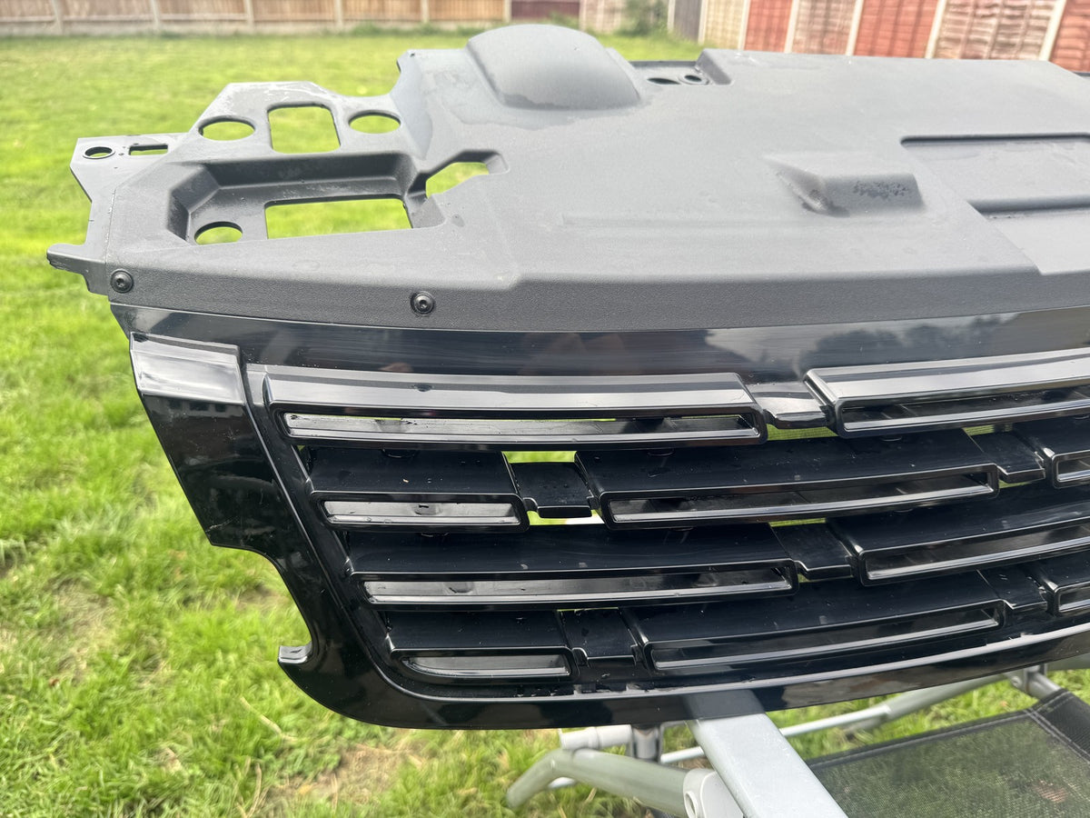 Range Rover Sport L461 Front Grille & Upper Cover Set 2023-2026 N9X2-8200-A