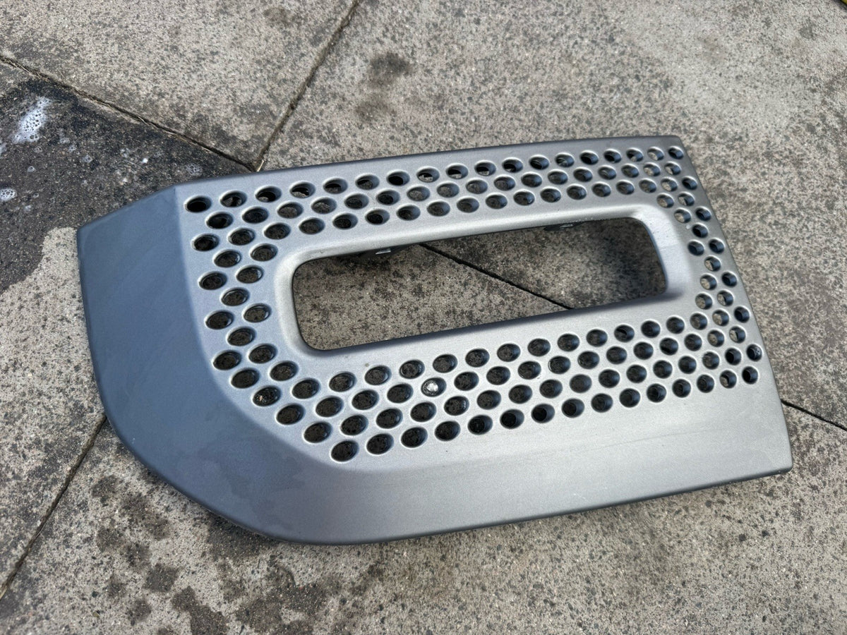 Land Rover Defender Front Bumper Right Fog Light Grille 2020 ON L8B2-15B216-A