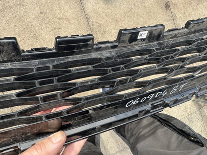 Range Rover Sport L461 Front Lower Grille 2026 N9X2-17F791-B Broken Clip